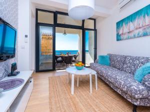 Apartments Maris-Two Bedroom Apartment with Terrace and Sea View-address Plat 21