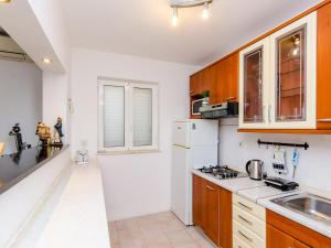 Apartment Antej - One Bedroom Apartment with Terrace and City View