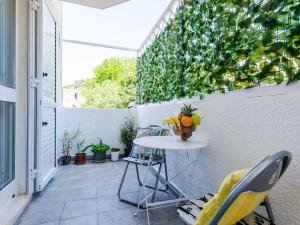 Apartment Antej - One Bedroom Apartment with Terrace and City View 