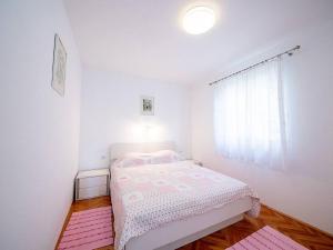 Apartments Magdalena - Standard Apartment with Terrace and Sea View A2