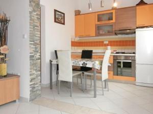 Apartments Roko ST - Standard One Bedroom Apartment with Shared Terrace A1