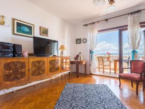 Apartments Sunrise Duilovo -Three Bedroom Apartment with Sea View Terrace