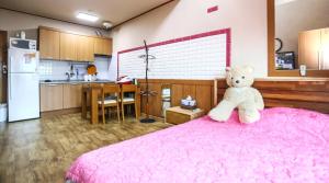 Uljin blue ara A pension