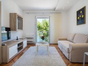 Apartments Ema-Two Bedroom Apartment with Sea View Perla