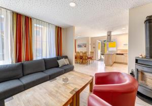 Ferienhaus Meinholdstraße 46 2 mit 5 Schlafzimmern, Privater Sauna, Kamin, ca 500m vom Strand