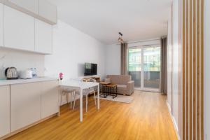 Park Skowroni Cosy Apartment by BookingHost