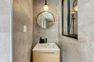 Appartements The Duplex spa Paris : photos des chambres