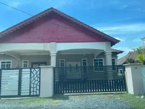 Dhome Homestay - Kertih