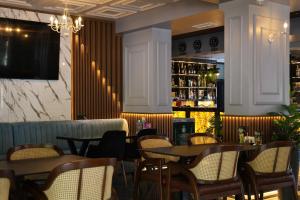 PREMIUM Hotel, Mediterranean Food & Mezze Bar