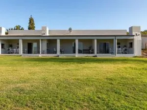 Die Opstal Self-Catering - 莱迪史密斯