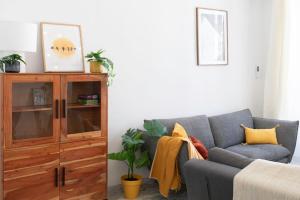 #57 Suite Notre Dame Central balcony & AC