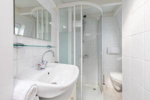 Welcome in - Strandhuis Schoneveld, zonnige en ruime tuin met speeltoestel