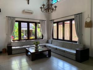 Charming 4 Bedrooom Villa in Kerobokan by Nami Bali