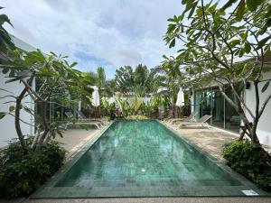 Lada Pool Villa