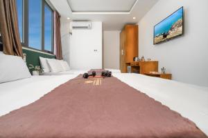 Trang Ngan Hotel by THG