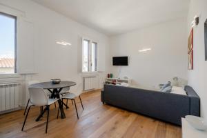 GuestHost - Santa Maria Novella Nest - Vittoria & Carlo Apartments