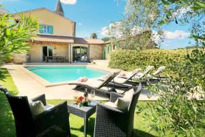 Villa Benvenuti near Motovun for 8 people - pet friendly with salt - water pool