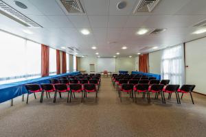 Hotels Noemys Neris Montlucon - hotel restaurant : photos des chambres