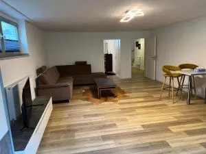 Geräumige Unterkunft auch familienfreundlich bis 4 Personen Köln - Brauweiler