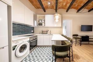 BeBarceloner Eixample Apartments- 4 bedrooms