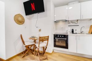 Modern cocoon studio in Santos w AC | By Airnest