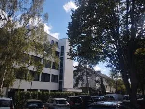 Quet Room in flat,2 station to Messe, free parking,Supermarket near - Frankfurt am Main