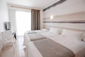 Standard Triple Room (2 Adults + 1 Child) room in Hotel Volga