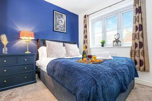 Detached 4 Bed-UltraFast Wifi Garden Free Parking