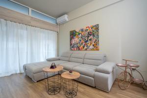 Stylish Victoria m station 4 pers apt by MPS