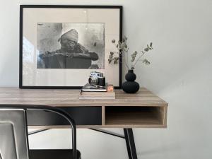 Large, stylish & super central studio