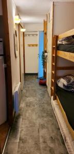 Appartements Charmant appartement au pied des pistes, avec une spacieuse terrasse ensoleillee : photos des chambres