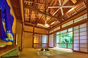 泊まれる廃墟 ぐんじょう