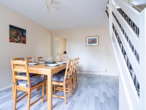 3 Bedroom family home Parking Garden - Pass the Keys