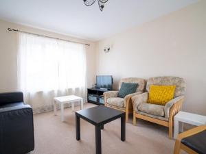 3 Bedroom family home Parking Garden - Pass the Keys