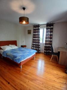 Sejours chez l'habitant Villa Victoria : Chambre Double avec Salle de Bains Commune