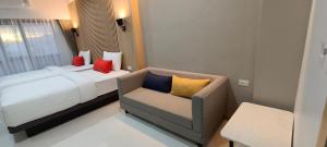 Room #1256588915