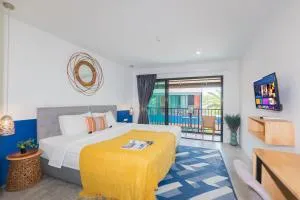 KRAAM Silhouette Hotel and Cafe Phuket - 查龙