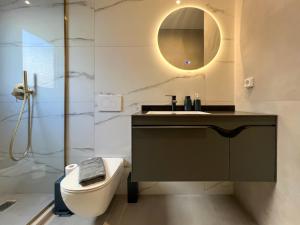 NEW! Incredible 1BR Apt in Koukaki with AC