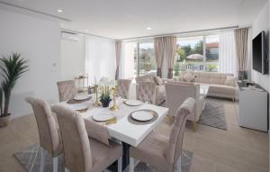 Lovely Home In Vrvari With Sauna 