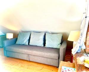 DRIFTWOOD - Super 1 Bedroom Home with Sea Views