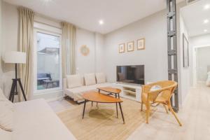 Acogedor Apt 3 habitaciones y terraza en el Centro de Madrid - 3-звездочные отели в городе Мадрид