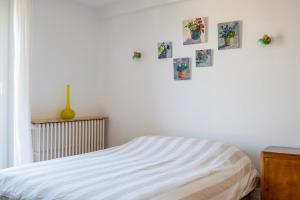 Maisons de vacances Maison Neuve, Grand jardin, Parking prive, Ideal groupe et famille : photos des chambres