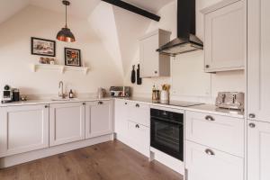 Robins Nest, The Old Bank House