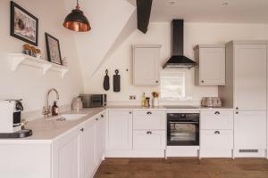 Robins Nest, The Old Bank House