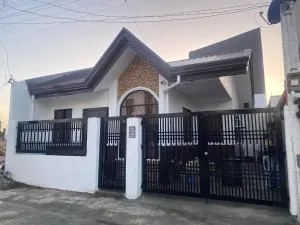 The Overnight Transient House - Калібо