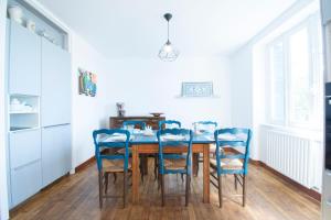 Maisons de vacances La Maison Bleue I Belle vue mer et Jardin : photos des chambres