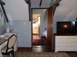 Mongoose Manor BnB