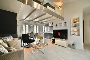 Précieux - Parking Gratuit, Climatisation, Tv 4K, Fibre, Terrasse, Entièrement Rénové - Tasdon