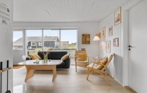 2 Bedroom Nice Home In Thisted