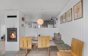 2 Bedroom Nice Home In Thisted